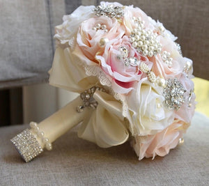 Beautiplex flower and brooch wedding bouquet