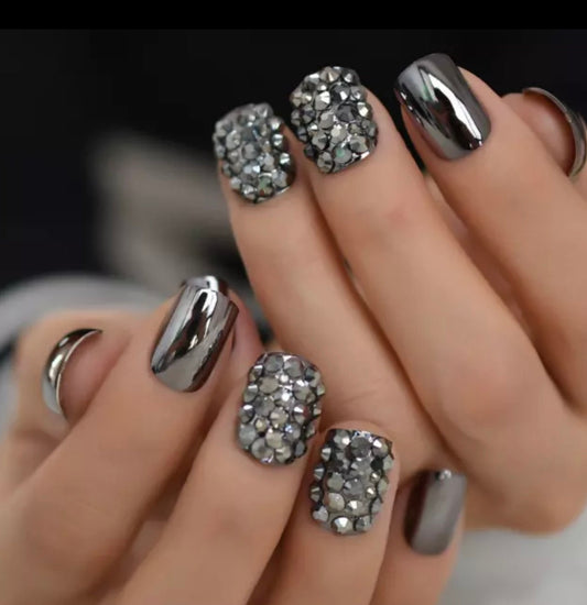 Sassy Short Press-On Nails